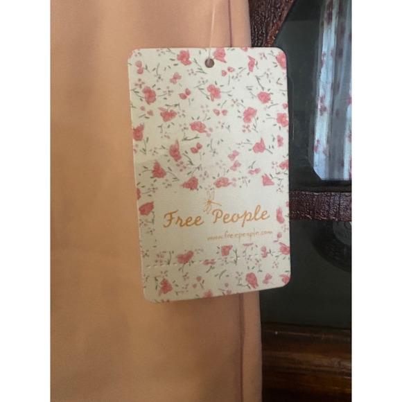 Free People Movement Peach Orange Bike Shorts Size Large NWT - Picture 3 of 6